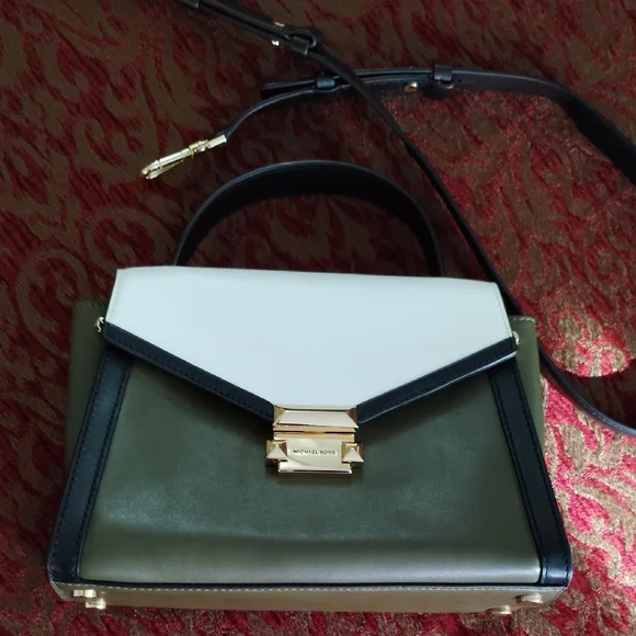 Michael Kors Crossbody Hand Bag.               💚💚 Colorblock 💚💚 - Picture 6 of 9